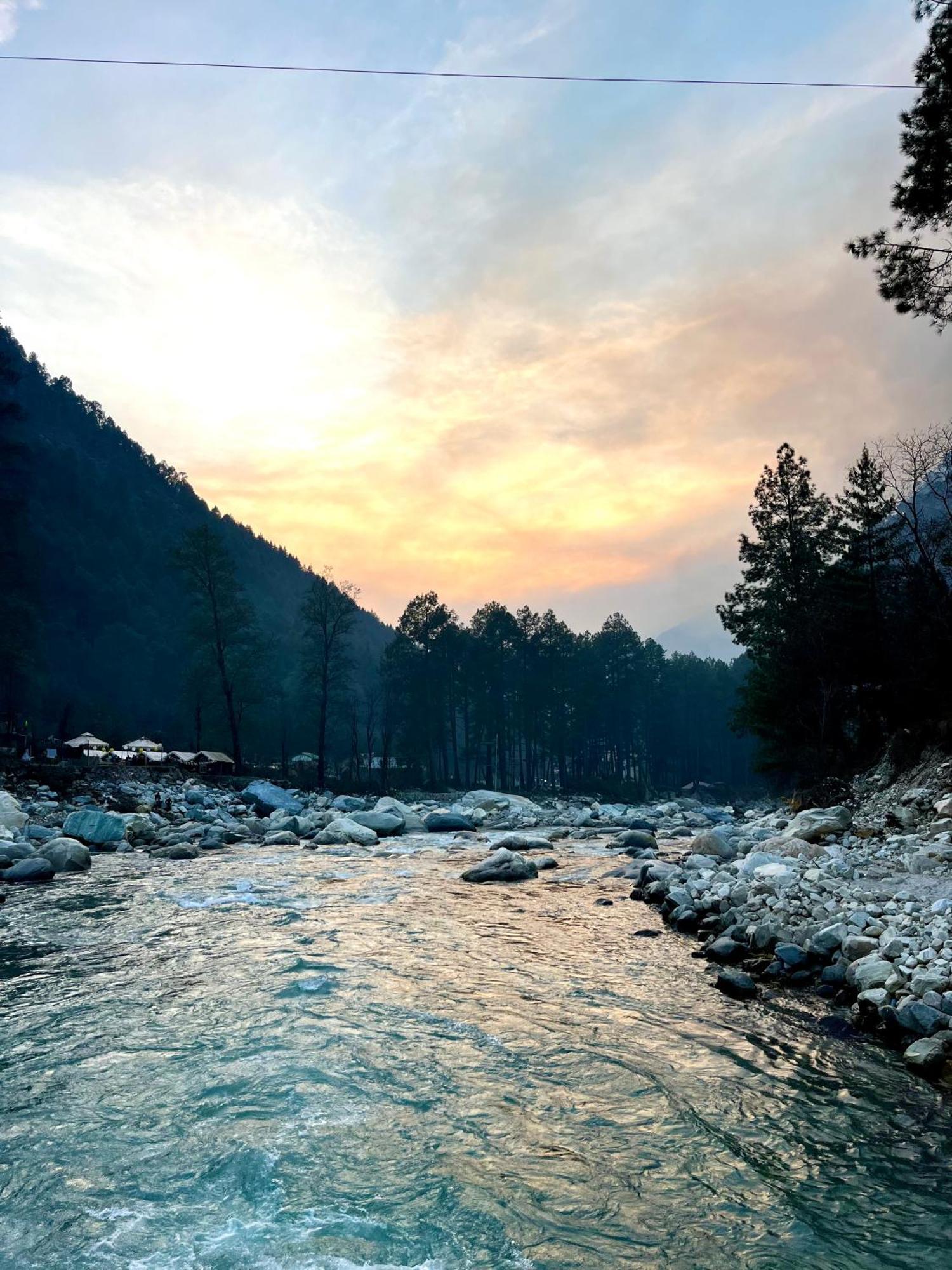 Hotel Adinova Kasol Eksteriør billede